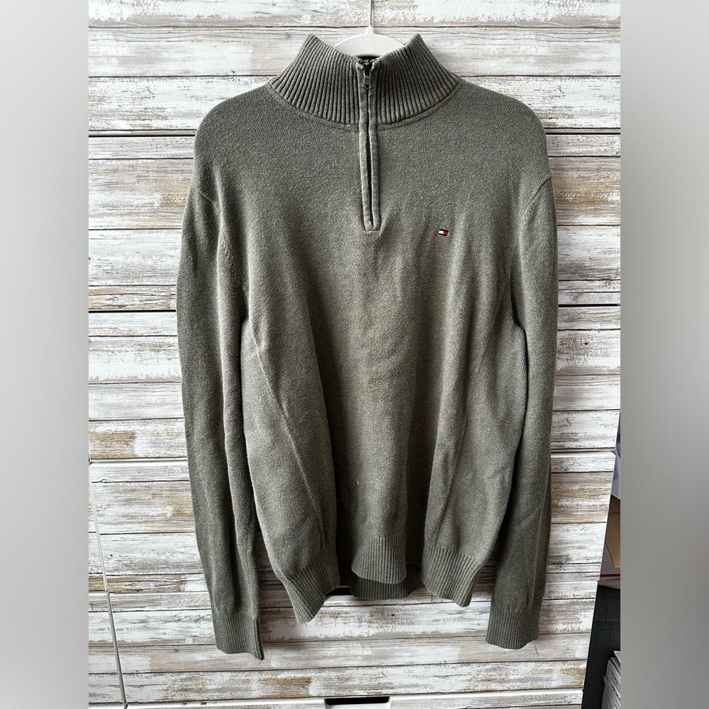 🟢 Tommy Hilfiger Olive Green 1/4 Zip Pullover Sweater Men’s Large